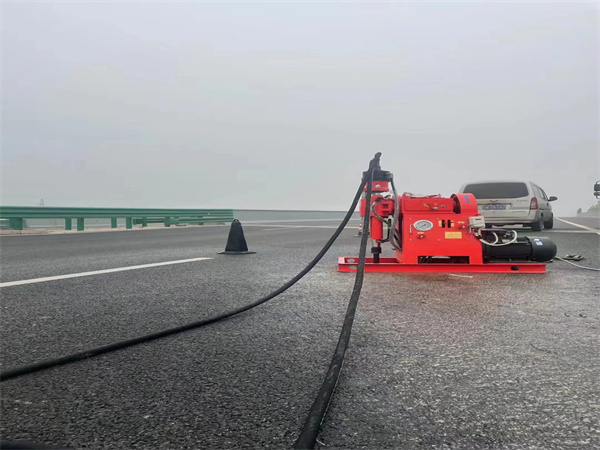 通河马路路基路面开裂下沉注浆加固灌浆